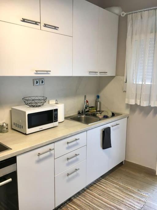 Beautiful Apartment Next To Metro Station Athén Kültér fotó